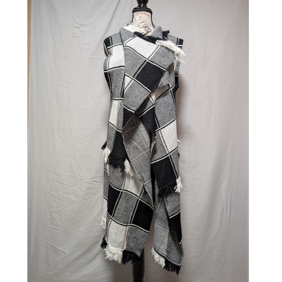 Jackets & Blazers - Women's Black White Plaid Fringe Sweater Vest Size Large New
